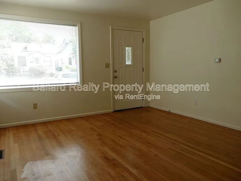 6527 25th Ave NW — Photo 4