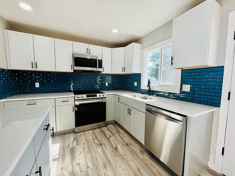 702 S Wolcott Ct — Photo 10