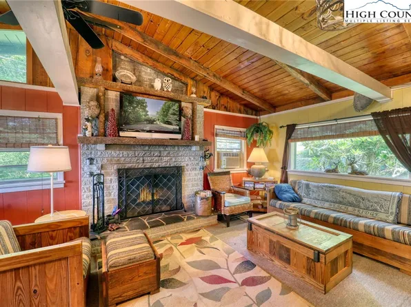 151 McTy View Circle, West Jefferson, NC 28694