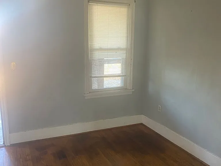 1102 Murphy St — Photo 10