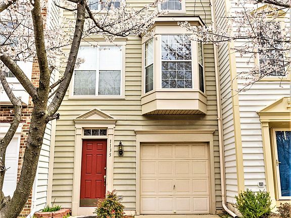 1135 Cypress Tree Pl