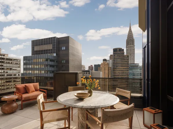 135 East 47th Street image 6 of 18