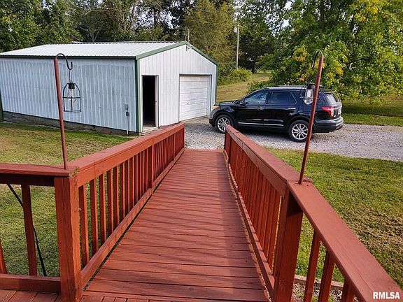 4th image of 260 Fawn Dr