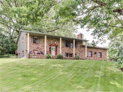 1320 Desert St NE, Uniontown, OH, 44685