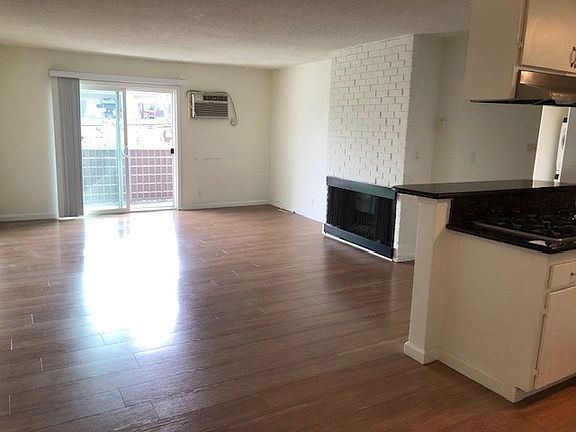 3rd image of 11275 Westminster Ave APT 202