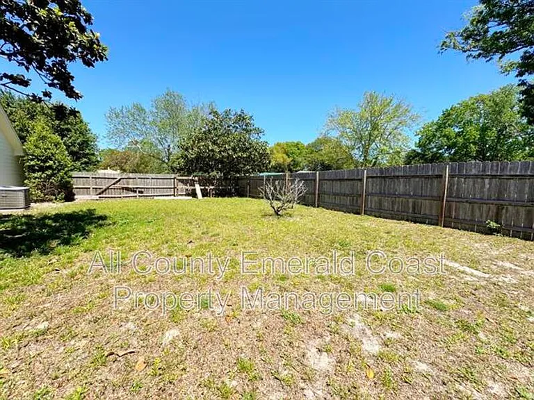 710 Swan Ln — Photo 51