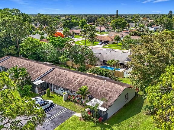 3rd image of 55 SEMINOLE DRIVE