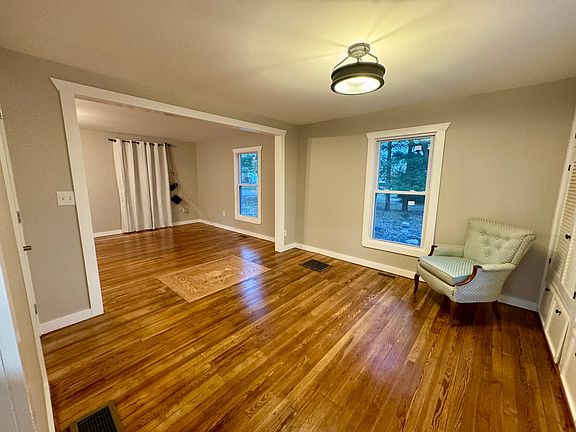 3rd image of 37 Magnolia Ave