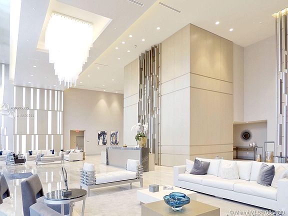 4th image of 5300 Paseo Dr #909