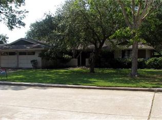 1702 Neptune Ln, Houston, TX 77062