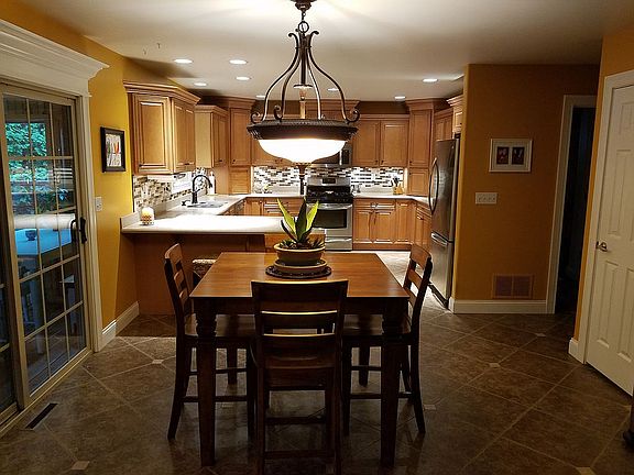 5th image of 286 Hawkwood Dr