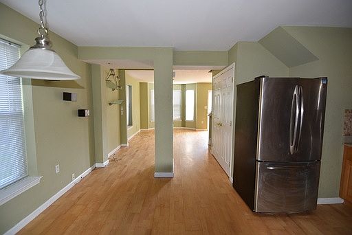 4th image of 1345 N Franklin St