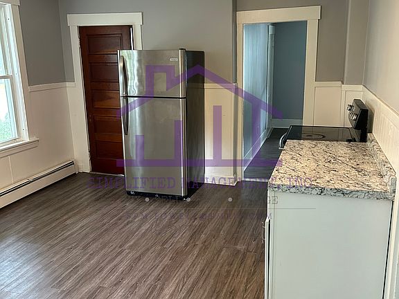 2nd image of 101-105 Baker St #103-1