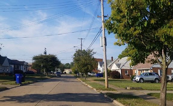 5th image of 4493 W 158th St