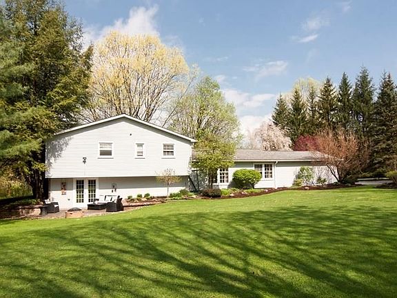 2nd image of 8341 Clover Ln