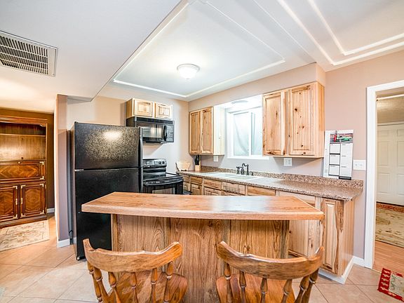 KITCHEN ISLAND DINING