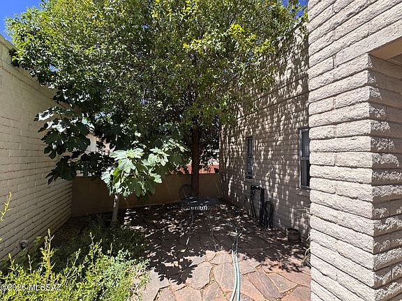 3rd image of 1027 E Irene Cir