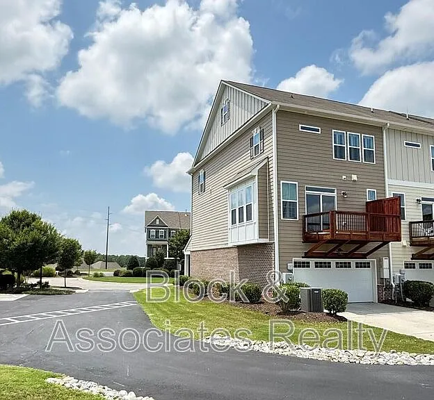 537 Austin View Blvd — Photo 39