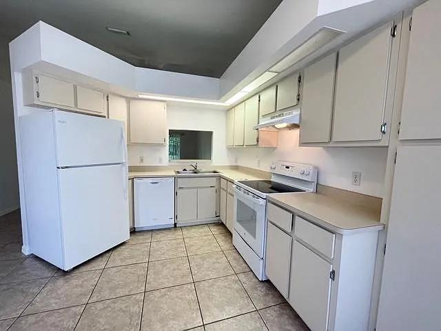 906 Cape Coral Pkwy W — Photo 24