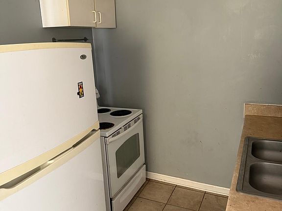 5th image of 23355 Easterling Ave