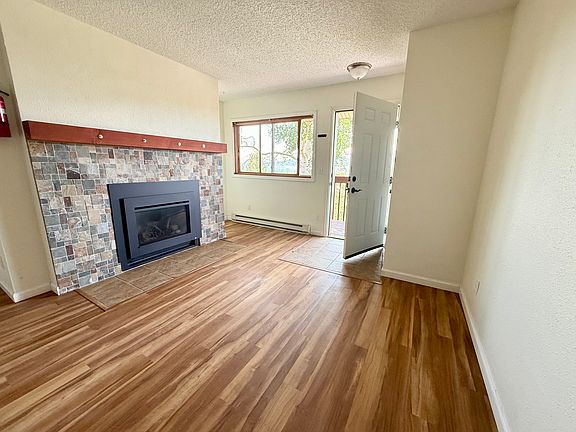 3rd image of 3170 Columbine Dr Unit 32
