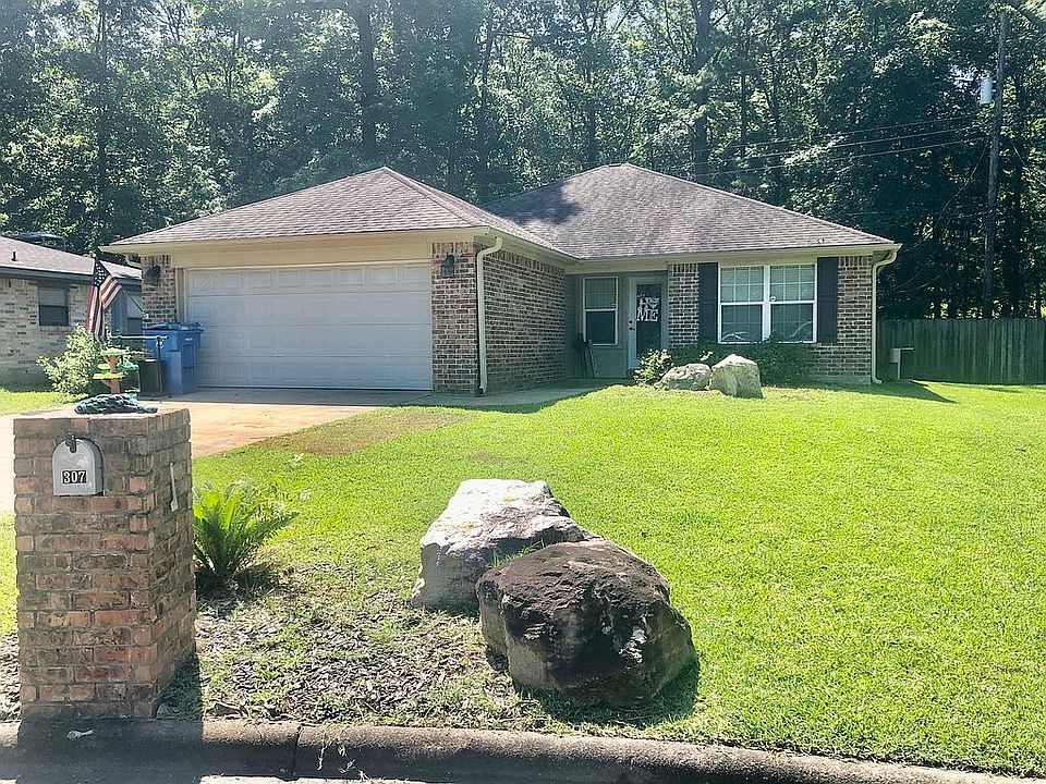 1st image of 307 Echo Ln