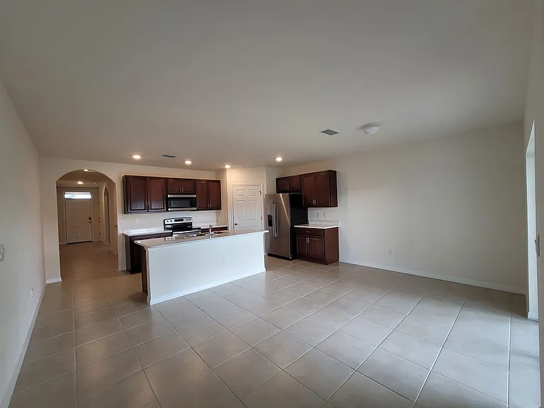 337 SW 30th Ave — Photo 6