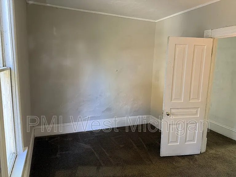 448 Thomas St SE — Photo 8