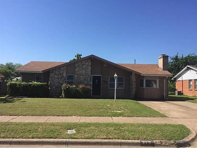 1st image of 310 Magnolia Ln
