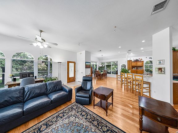 5th image of 107 STAGELINE DR