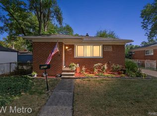 1411 S Campbell Rd, Royal Oak, MI 48067