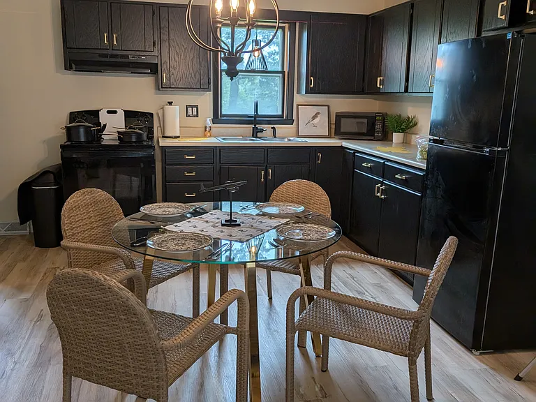 106 W Rose Eld Rd — Photo 13