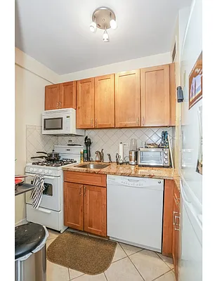 Rented by Christie's International Real Estate Group, LLC | media 10