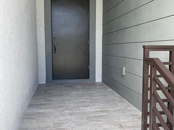 4th image of 269 Boundary Blvd Unit B