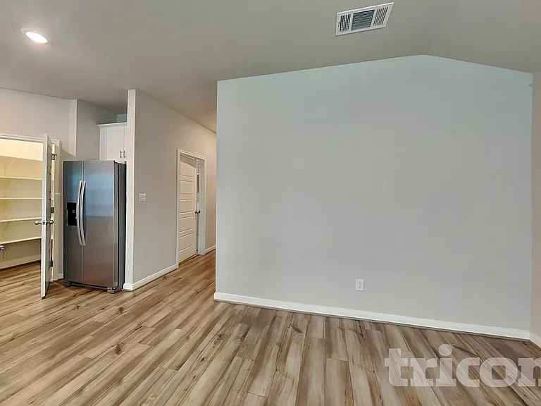 13658 Paxton Blvd — Photo 2