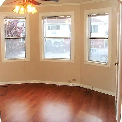 2 bed, 900 sqft, $2,075 — Photo 3