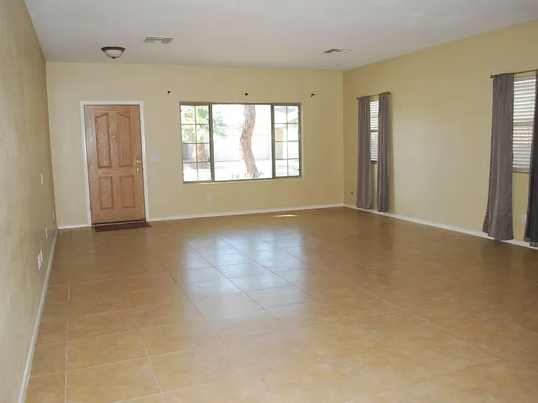 16037 W Custer Ln — Photo 2