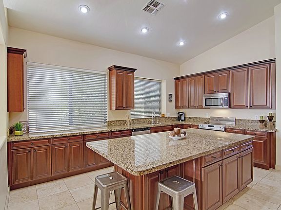 3rd image of 7521 E Whistling Wind Way