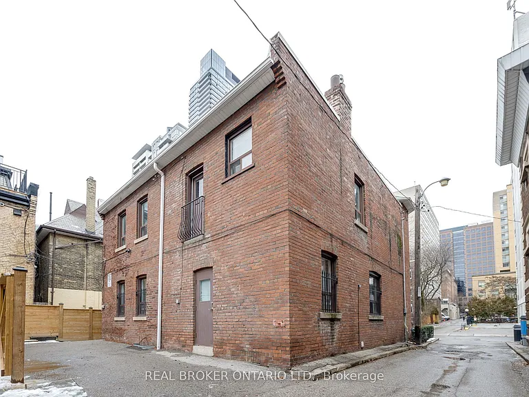 77 Isabella St #UPPER — Photo 22