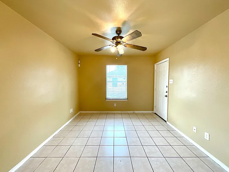 422 Amires Pl — Photo 7