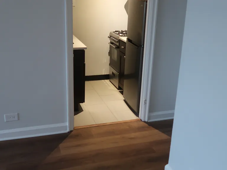 534 W Startford Pl — Photo 31