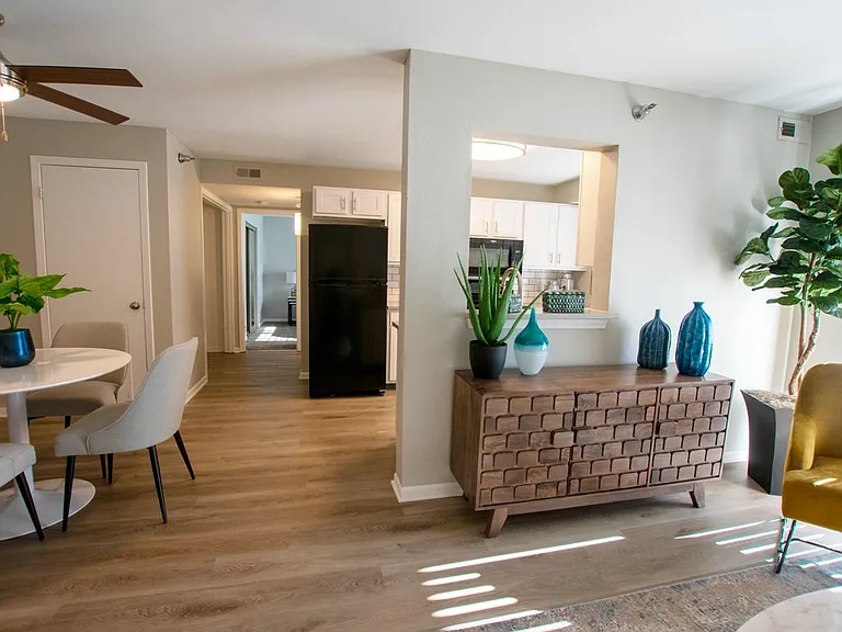 Park Edge Apartments — Photo 24