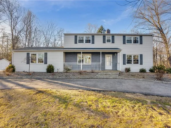19 Woodcrest Drive, Hopewell Junction, NY 12533