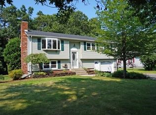 29 Phelps St, Easthampton, MA 01027