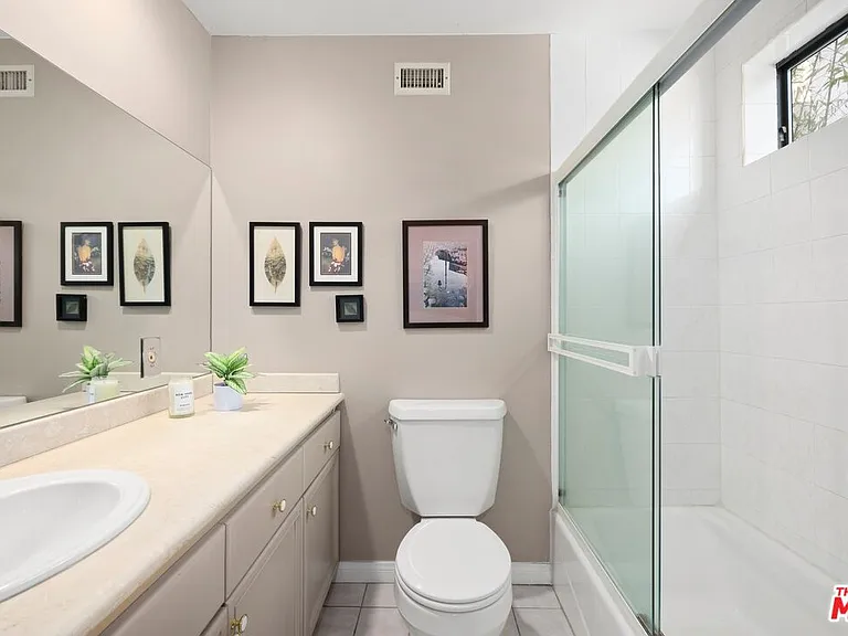 8546 Hillside Ave — Photo 21