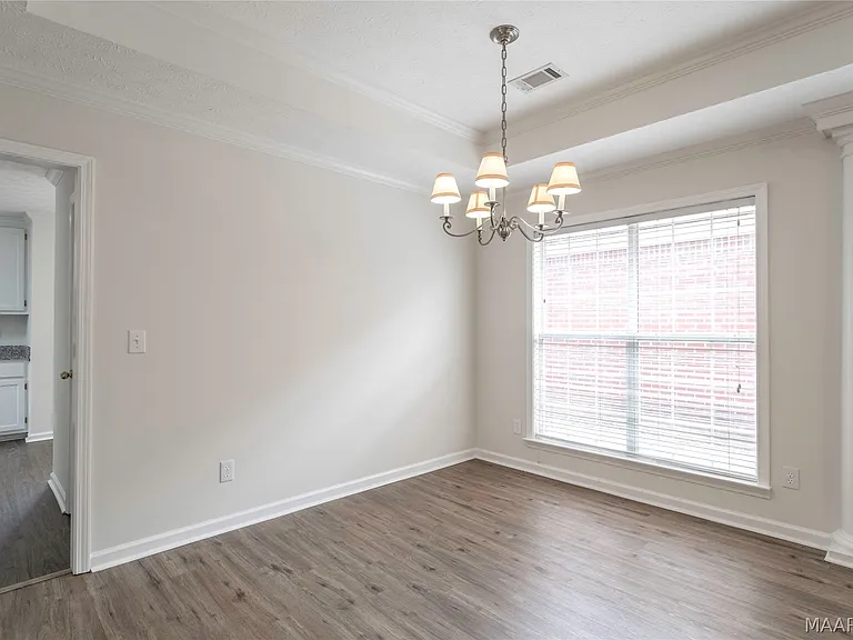 1161 Stafford Dr — Photo 7