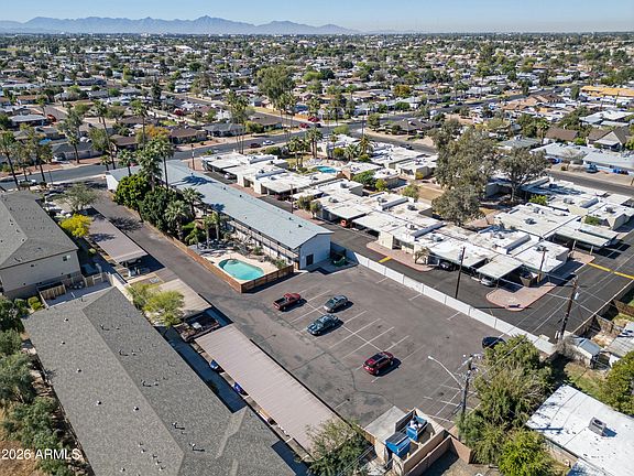 3rd image of 2020 W ORANGEWOOD Avenue