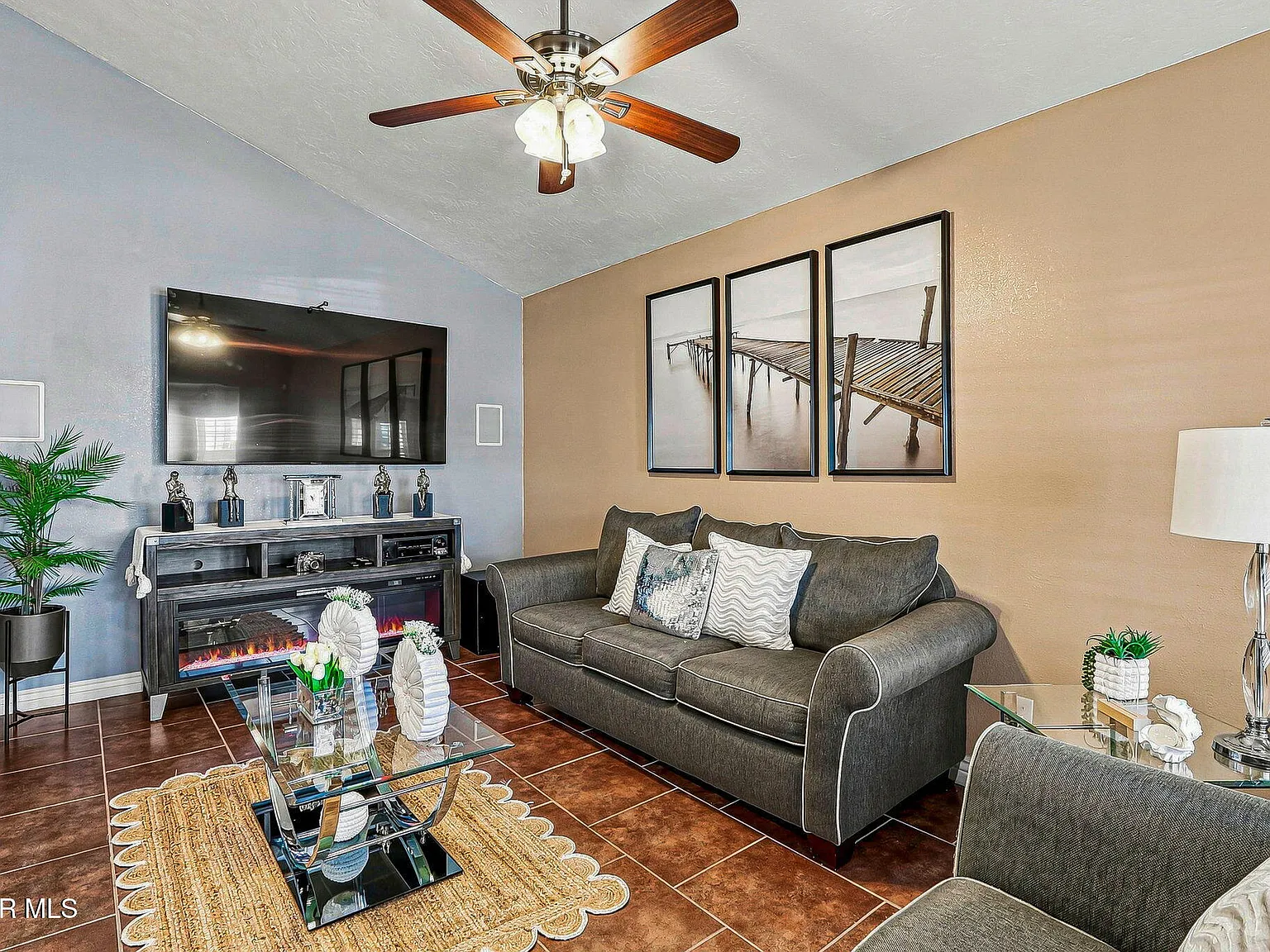 3 bed, 2.0 bath, 1346 sqft, $1,750 — Photo 4
