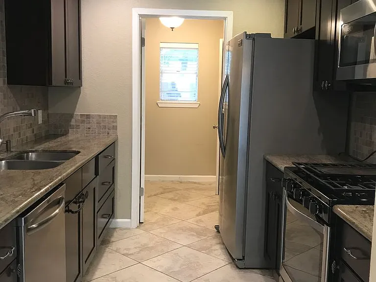 11638 Parkfield Dr — Photo 9