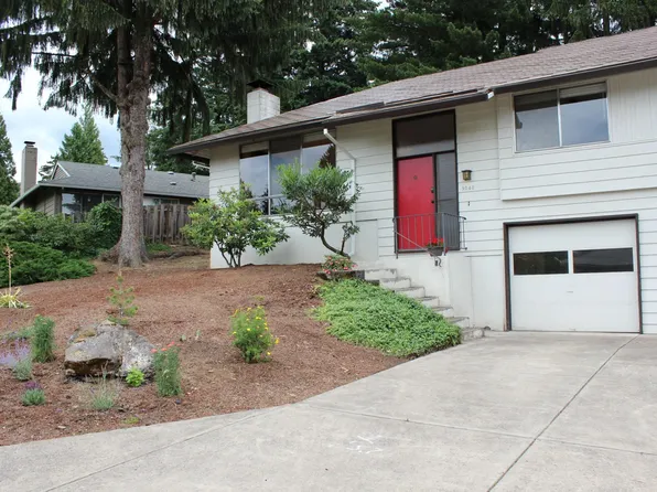 9040 SW Monterey Pl, Portland, OR 97225